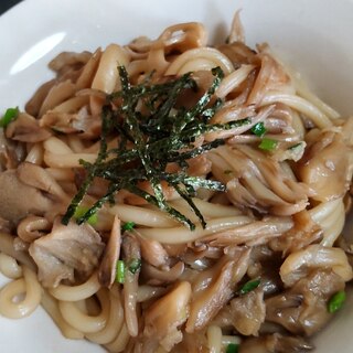 たっぷりきのこの焼きうどん